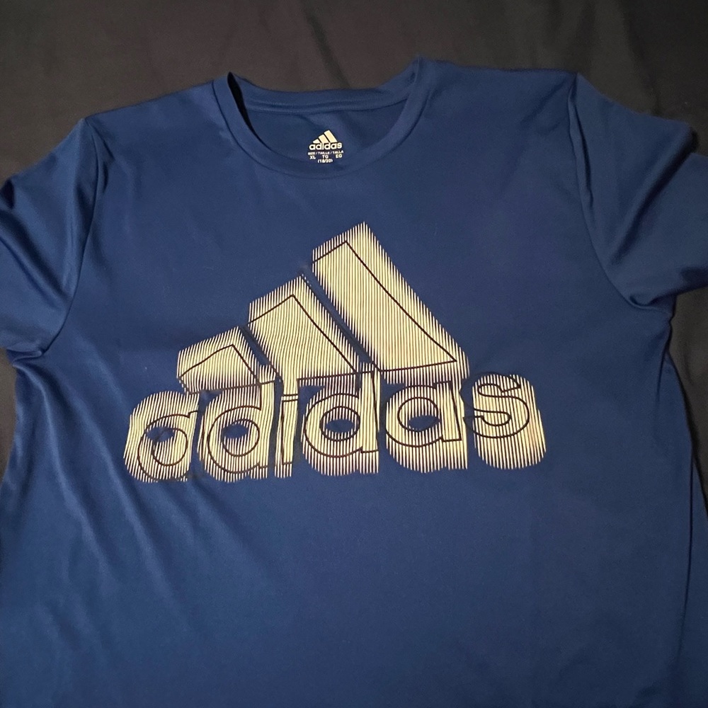 Adidas Tshirt